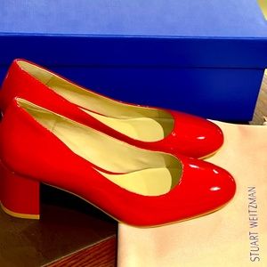 Gorgeous pair of Stuart Weitzman Pumps